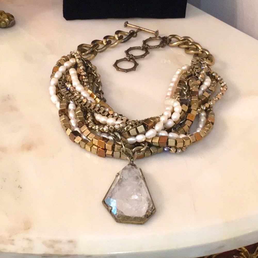Ann Taylor Gold Tone Pearlized twist Statement Necklace with lucite pendant - Picture 7 of 11